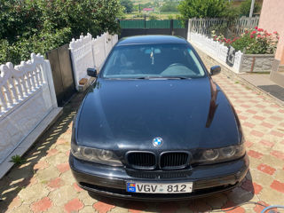 BMW 5 Series foto 3