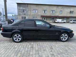 BMW 5 Series foto 8