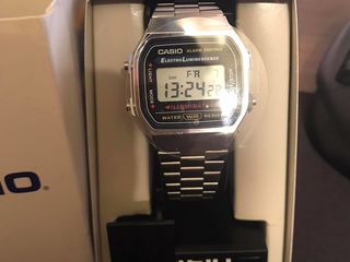 Vand ceas digital retro "Casio A168WA" nou - 50 USD foto 2