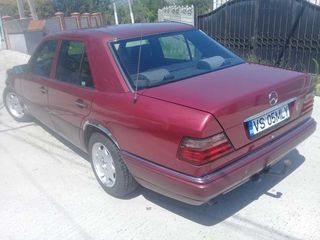 Mercedes Series (W124) foto 4