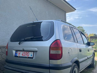 Opel Zafira foto 3