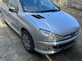 Peugeot 206 foto 1