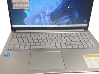 Asus Vivobook X1504Z