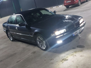 BMW 7 Series foto 2