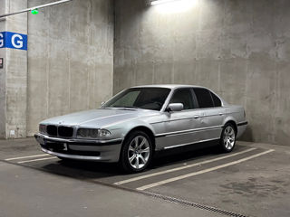 BMW 7 Series foto 4