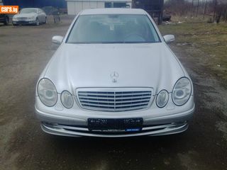 Mercedes Benz E Class foto 1