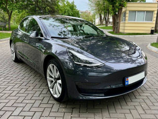 Tesla Model 3 foto 4