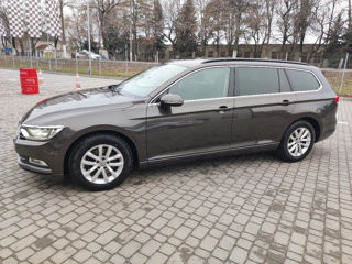 Volkswagen Passat foto 3