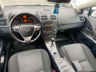 Toyota Avensis foto 9