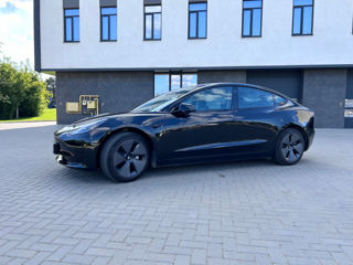 Tesla Model 3 foto 1