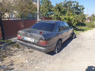 Mercedes Series (W124) foto 6