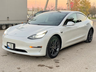 Tesla Model 3 foto 4