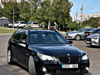 BMW 5 Series Touring foto 2