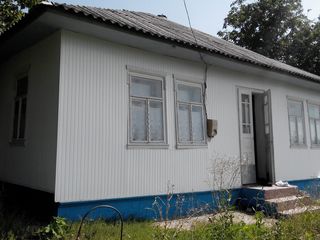 Se vinde casa Edinet, sat Zabriceni/Продается дом в селе Забричень, Единецкий район foto 1