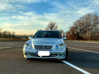 Mercedes C-Class foto 6