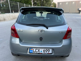 Toyota Yaris foto 8