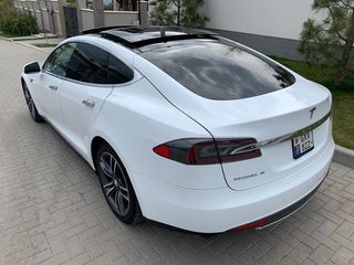 Tesla Model S foto 5