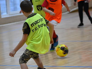 Fotbal pentru copii de la 8 ani Buiucani.  Antrenamente în sală! foto 3