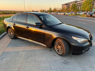 BMW 5 Series foto 2