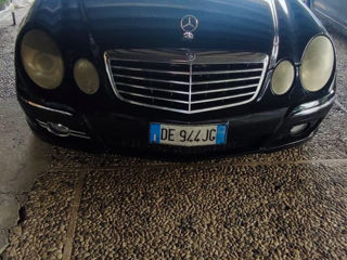 Dezmembrez Mercedes E211 Restaling 3.2 diesel V6 OM 642 foto 0