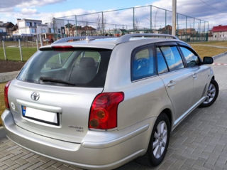 Toyota Avensis foto 6