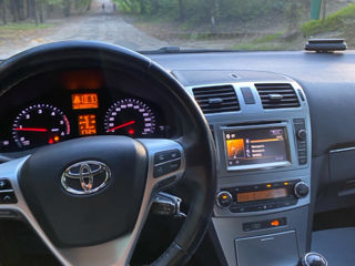 Toyota Avensis foto 8