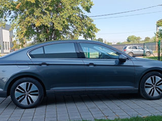 Volkswagen Passat foto 3