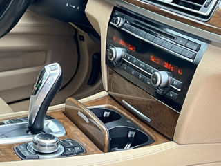 BMW 7 Series foto 11