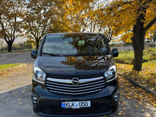 Opel Vivaro foto 2