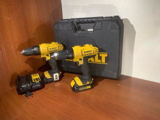 Dewalt DCD 734(x2), baterii încărcător