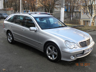 Mercedes C-Class foto 1