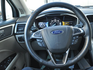 Ford Fusion foto 8