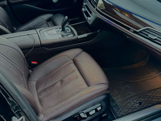 BMW 7 Series foto 9