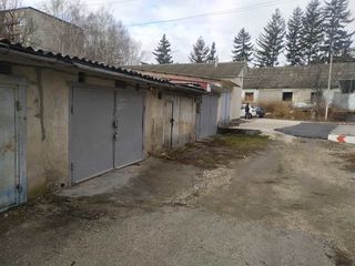 Продается капитальный гараж в г бричень (центр) foto 1
