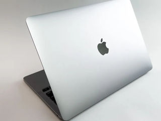 Apple 2022 MacBook Pro M2 13-inch