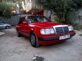 Mercedes Series (W124) foto 1