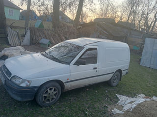 Ford Courier foto 2