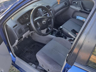 Mazda 323 foto 2