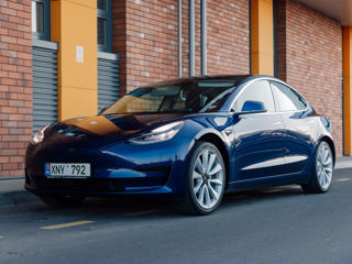 Tesla Model 3 foto 15