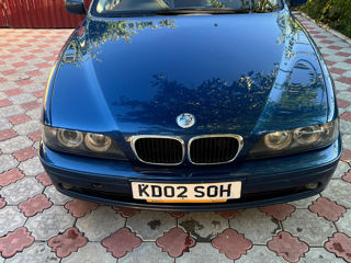 BMW 5 Series foto 2