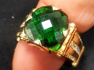 Золотой перстень с зелёным камнем (10,2 грам) foto 1