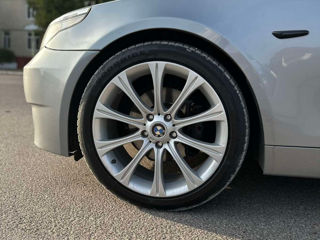 BMW 5 Series foto 3