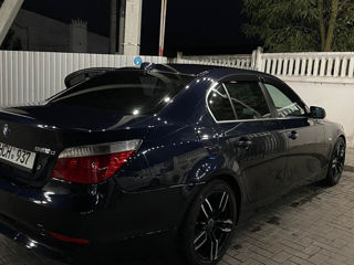 BMW 5 Series foto 2