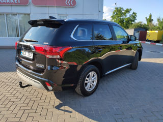 Mitsubishi Outlander foto 2