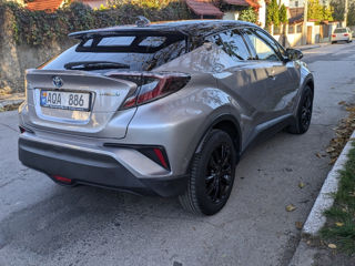 Toyota C-HR foto 2