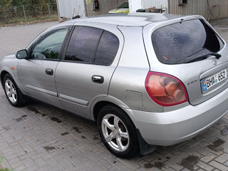 Nissan Almera foto 5