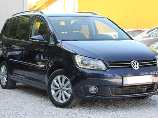 Volkswagen Touran foto 2