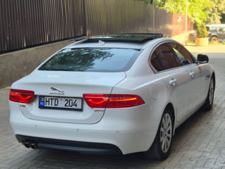 Jaguar XE foto 8