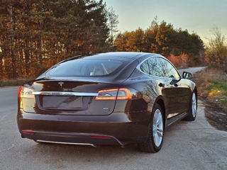 Tesla Model S foto 8