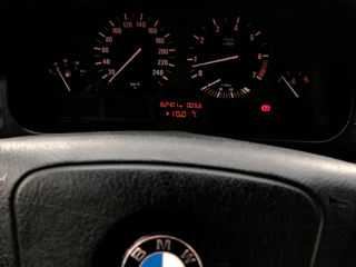 BMW 5 Series foto 9